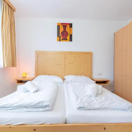 Centrally Located With Sauna Near Kaprun Apartament