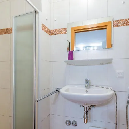Centrally Located With Sauna Near Kaprun Apartament *